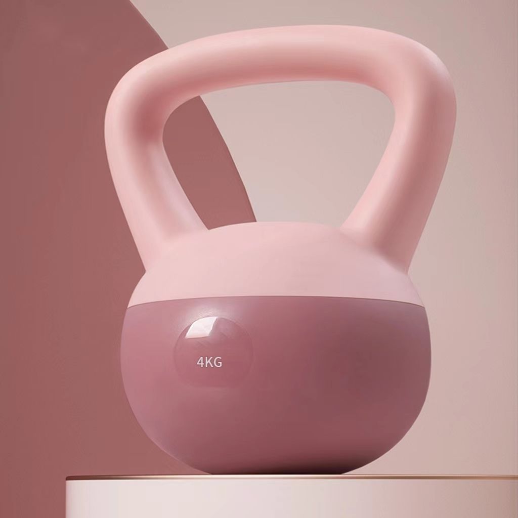 Kettlebell de fitness à domicile pour femmes