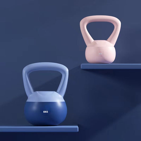 Kettlebell de fitness à domicile pour femmes