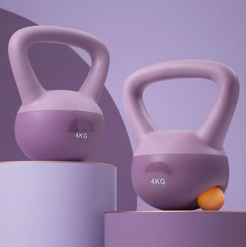 Kettlebell de fitness à domicile pour femmes